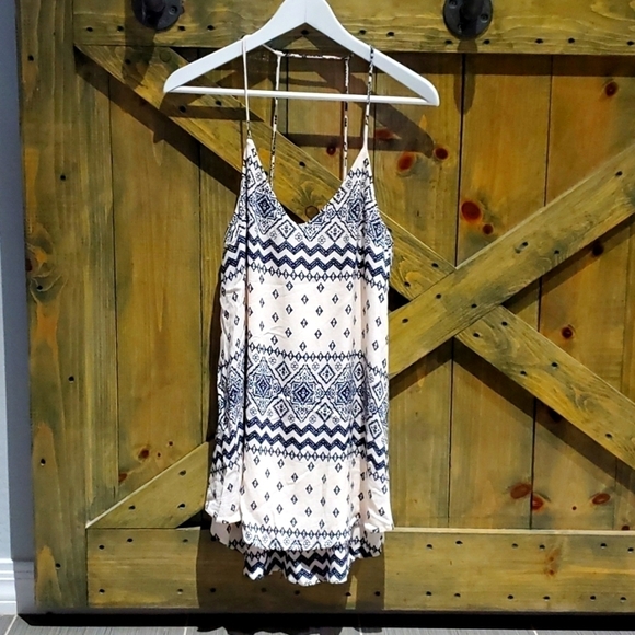 SAGE FLOWY SPAGHETTI STRAP COASTAL TOP SIZE MEDIUM BLUE CREAM - Picture 1 of 10